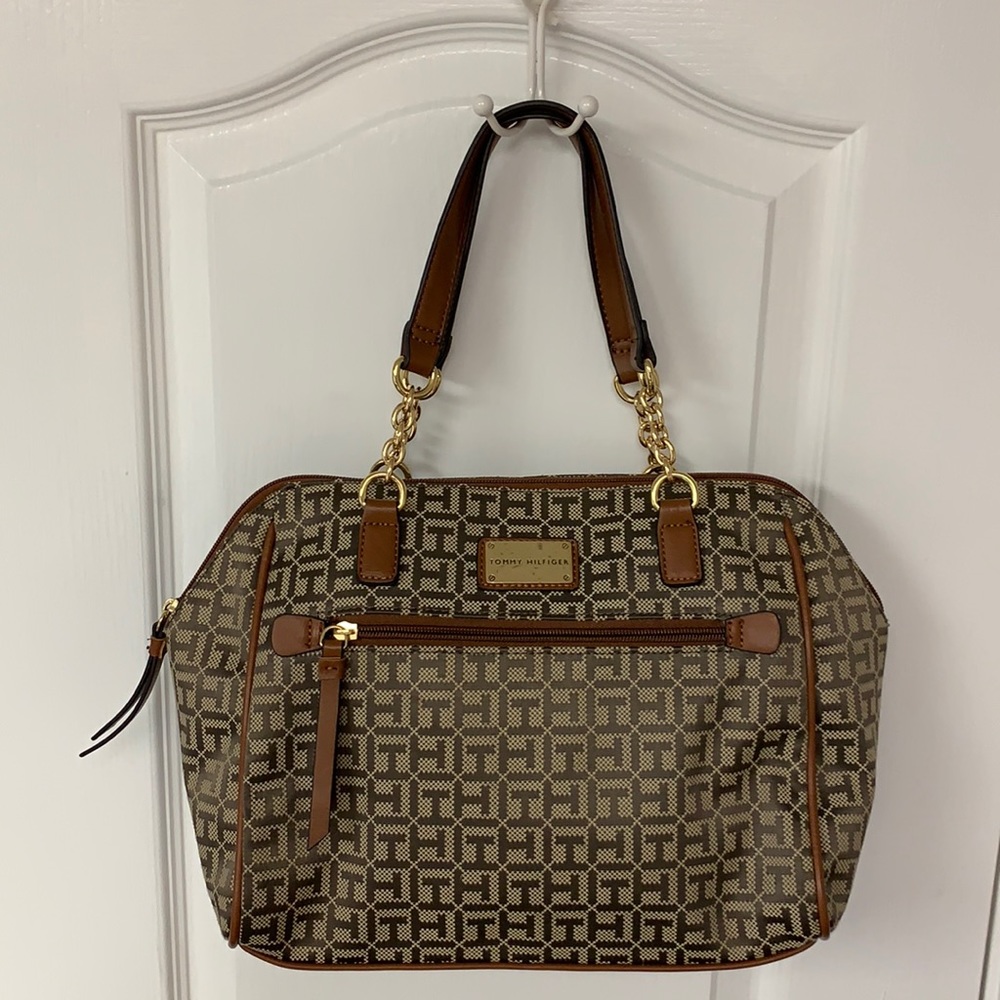Tommy Hilfiger Medium Sized Handbag